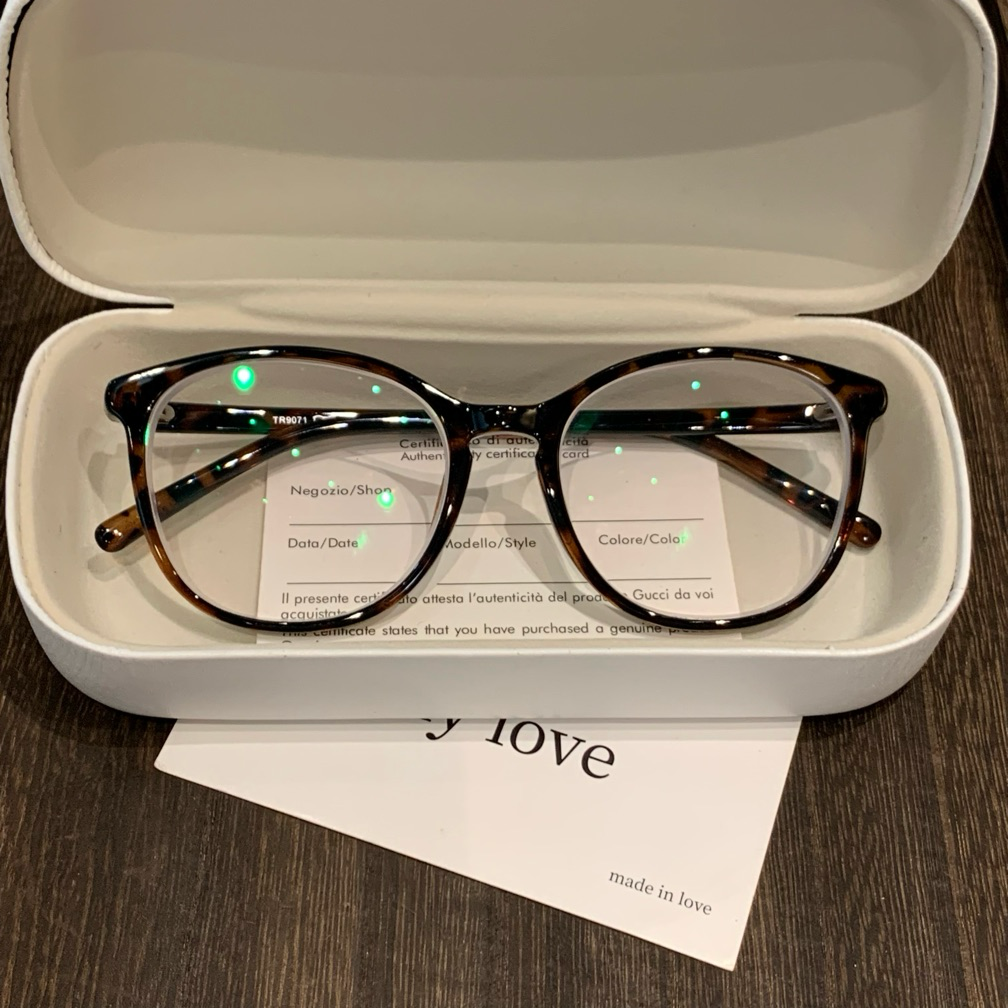 Rounded Square Eyeglass Frames with Slim Temples and Corner Accents, Five Colors