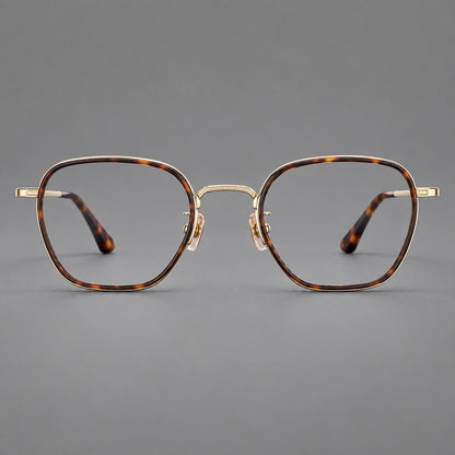 Soft square eyeglasses in acetate and titanium with slim rims and a finely engraved metal bridge in Tortoiseshell / Gold, front view side view