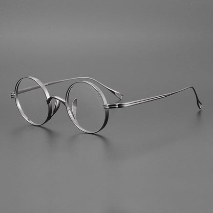 CINILY eyewear temple detail