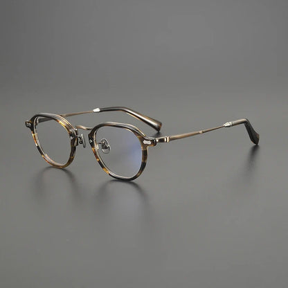 CINILY eyewear lens detail
