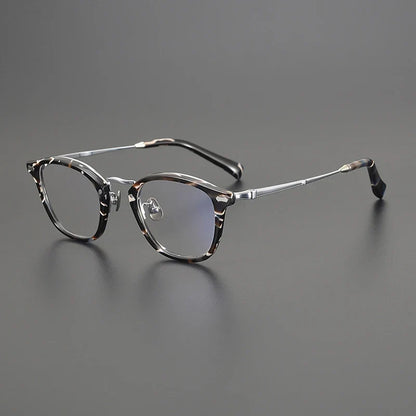 CINILY eyewear lens detail