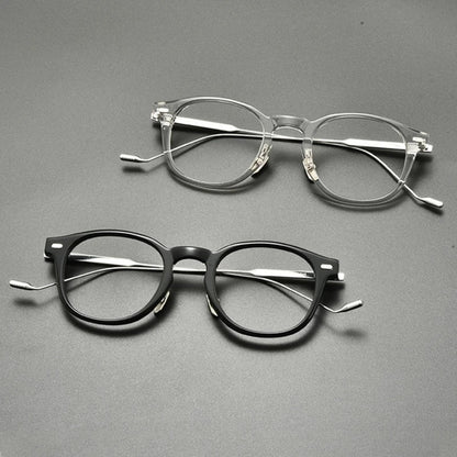 CINILY eyewear temple detail