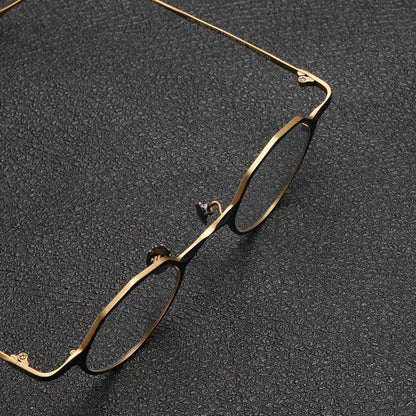 CINILY eyewear lens detail