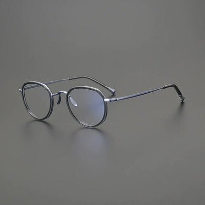 CINILY eyewear temple detail