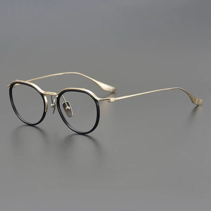 CINILY eyewear temple detail