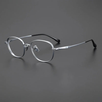 CINILY eyewear temple detail