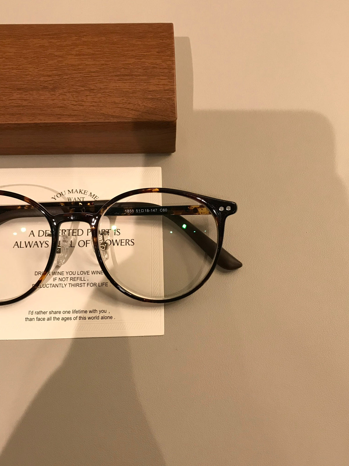 Retro Rounded Frames | Raised Bridge frame detail
