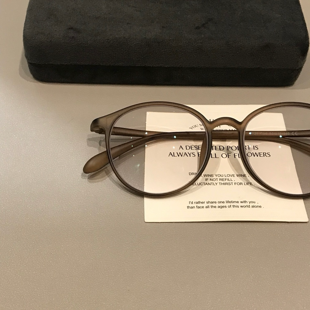 Oversized Rounded Frames | Matte Tea Brown frame detail