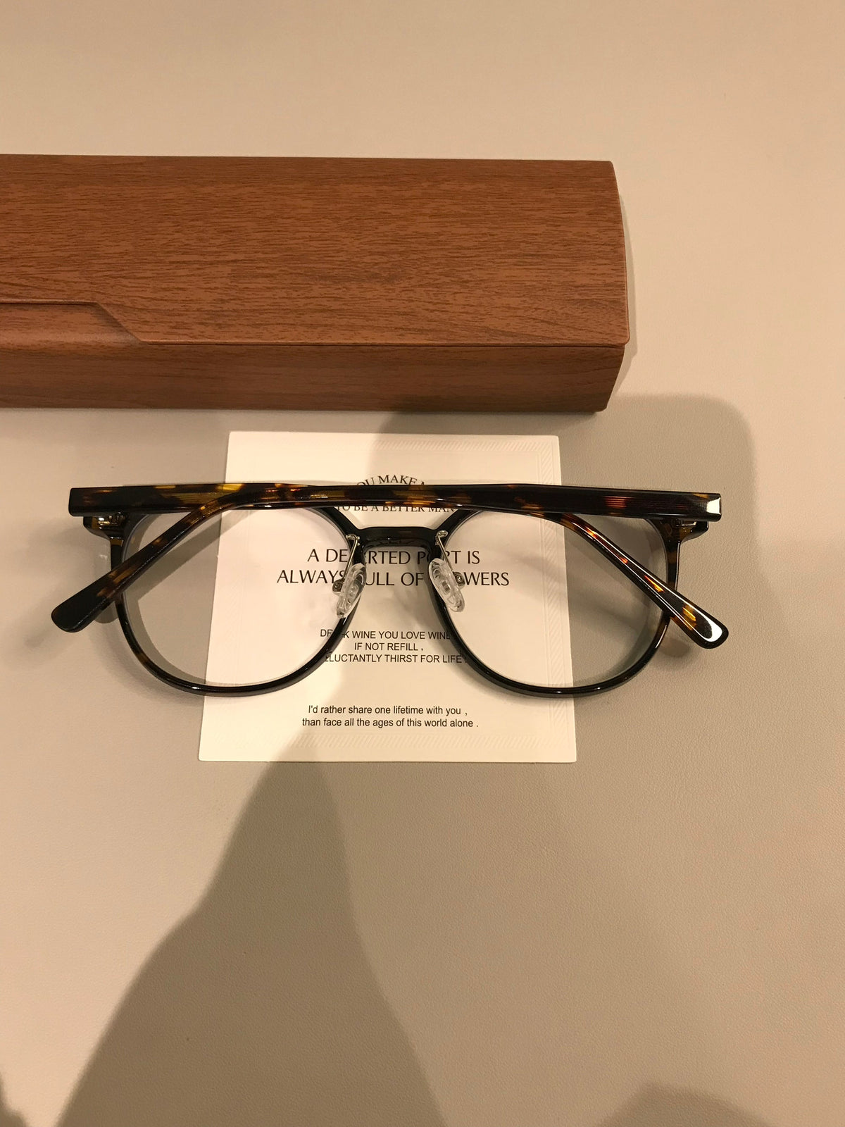 Rounded Square Frames | Amber Tortoise or Black temple detail