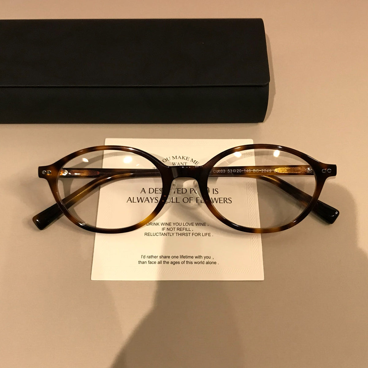 Wide Oval Eyeglass Frames | Tortoiseshell frame detail