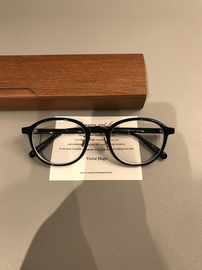 Oval Frames | Black, Burgundy or Tortoise frame detail