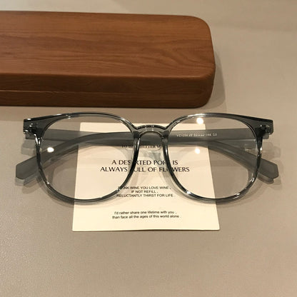 Oversized Square Frames | Matte Black, Broad Brow lens detail