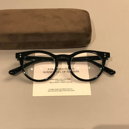 Compact Oval Frames | Black or Tortoiseshell lens detail