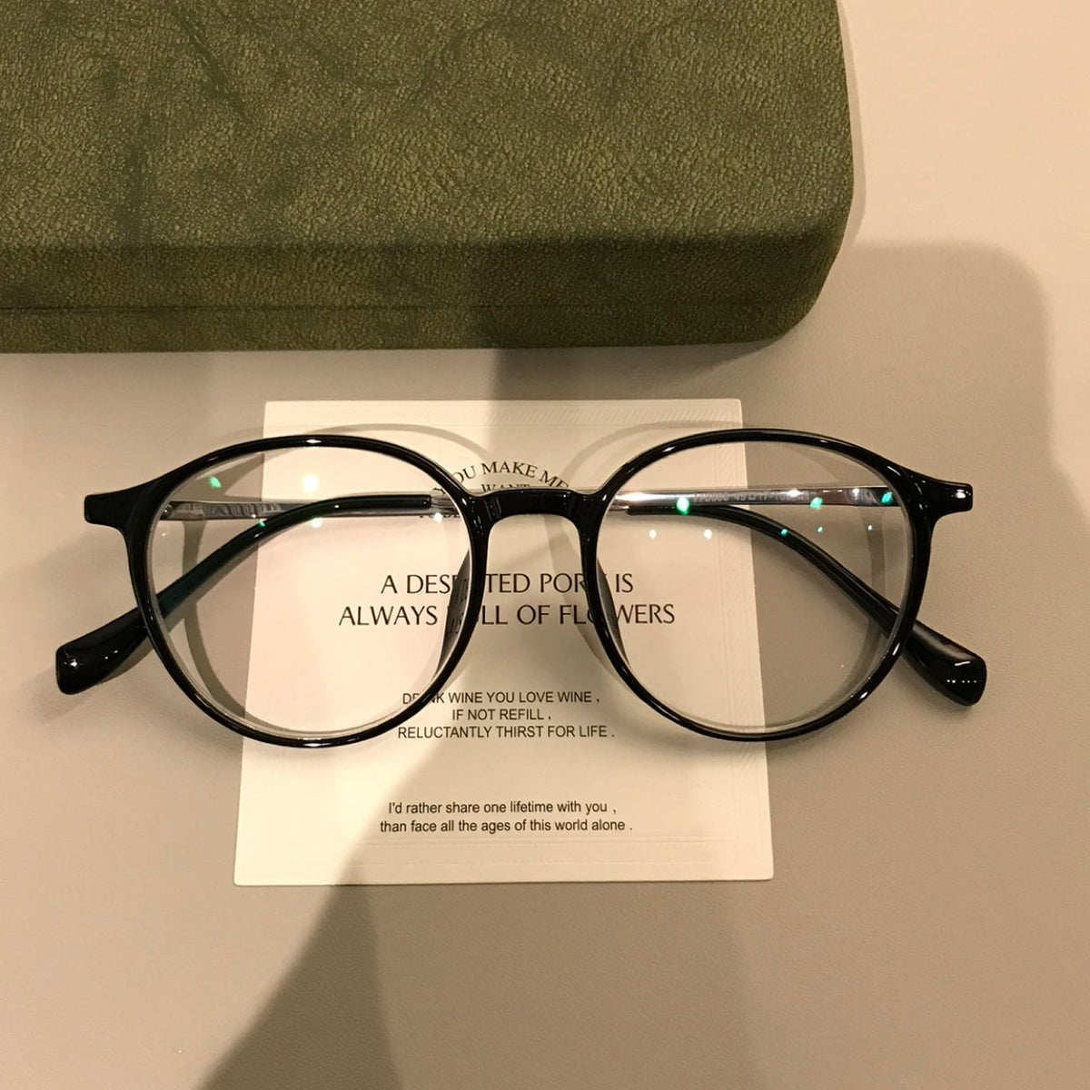 Round Keyhole Frames | Black or Clear Tea Brown - Black