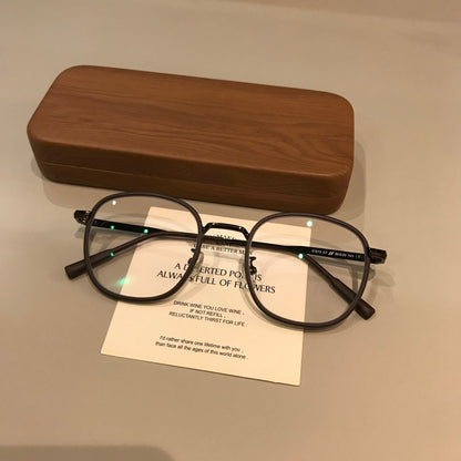 Matte Round Eyeglass Frames | Mocha Brown lens detail