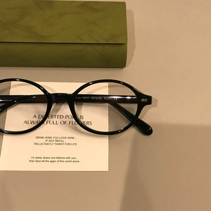 Low-Profile Retro Oval Eyeglass Frames frame detail