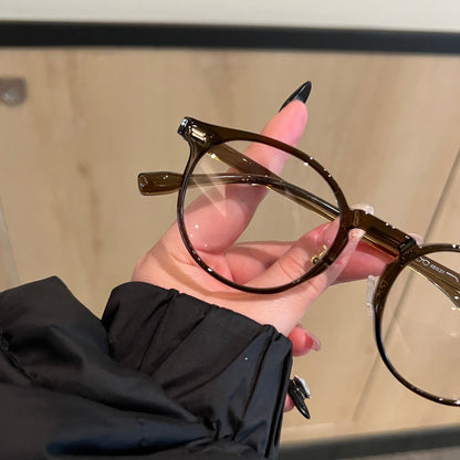 Rounded Cat-Eye Frames | Raised Corners temple detail