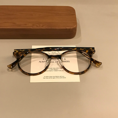 Round Eyeglass Frames | Corner Accents temple detail