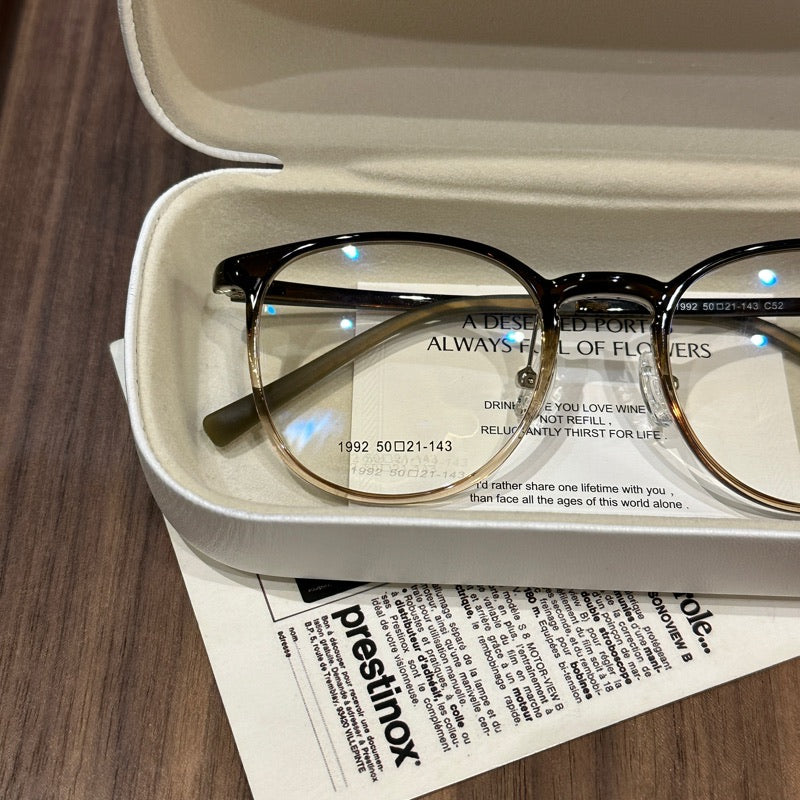 Wide Square Eyeglass Frames | Rounded Corners temple detail
