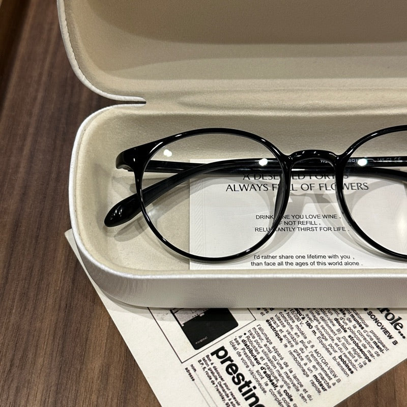 Rounded Square Frames | Brown, Black or Clear lens detail