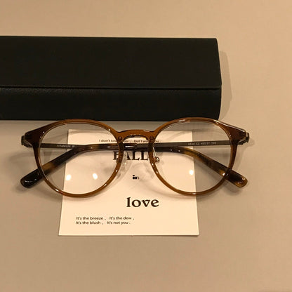 Compact Round Frames | Black or Tortoiseshell frame detail