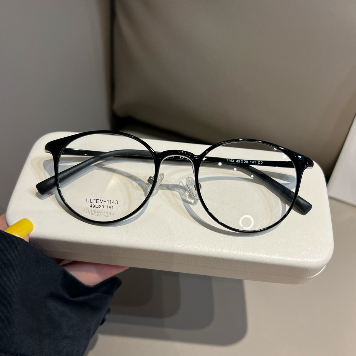 Compact Round Frames | Chestnut Brown or Black - Black