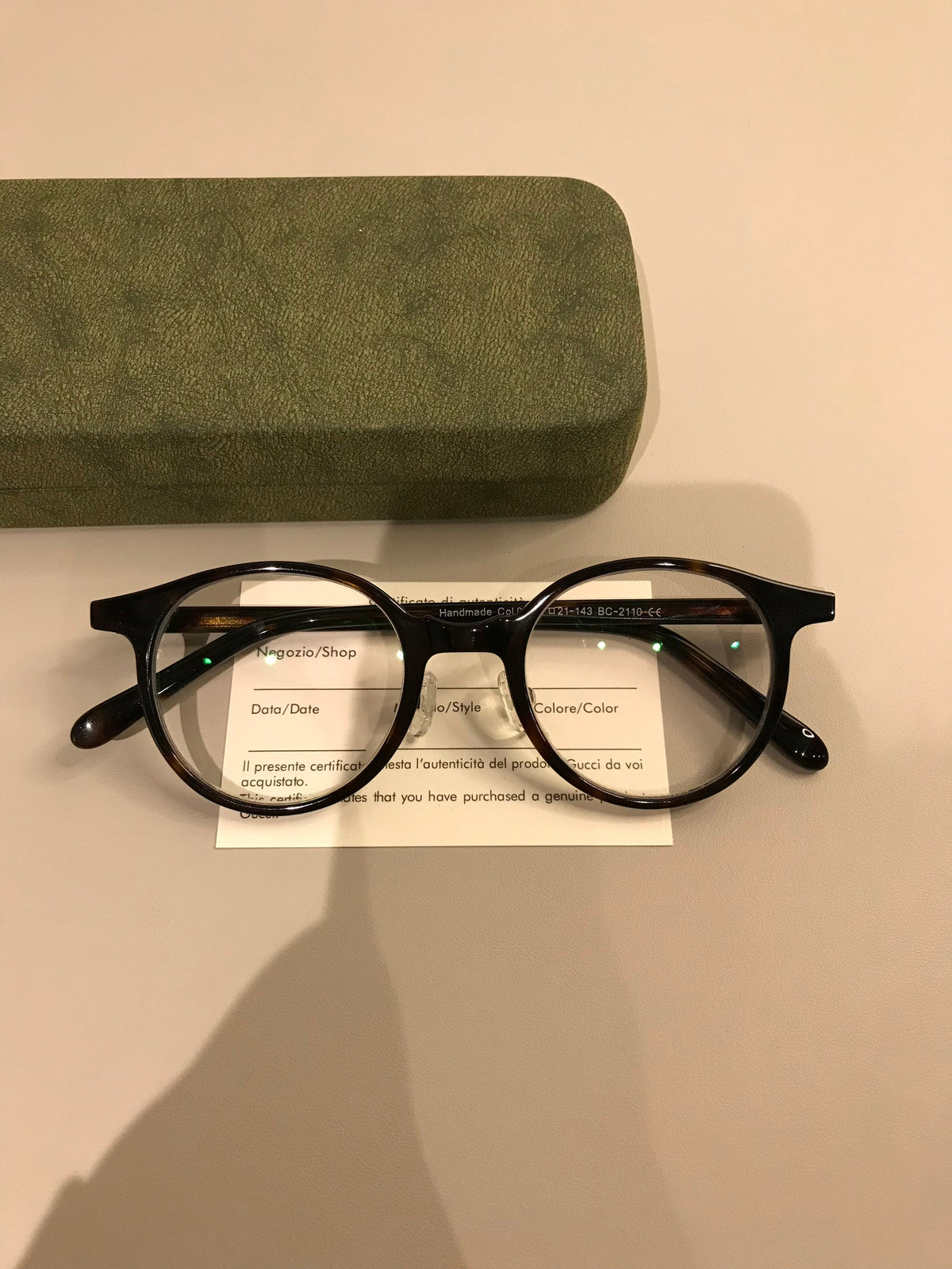 Compact Boston Round Eyeglass Frames frame detail