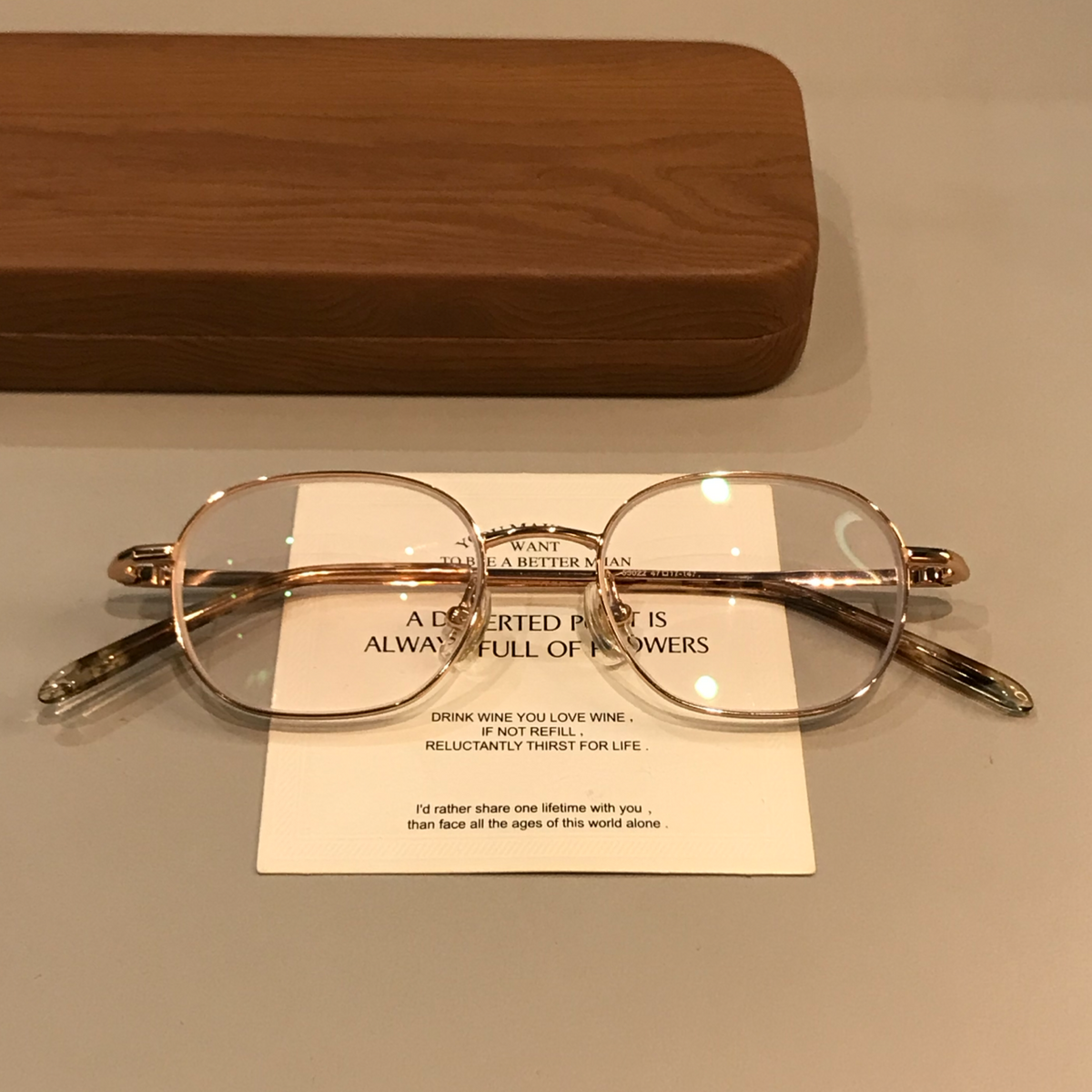 Rounded Rectangle Wire-Style Frames | Gold Tone - Gold
