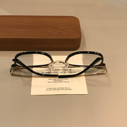 Men's Wide Rectangle Frames | Corner Studs frame detail